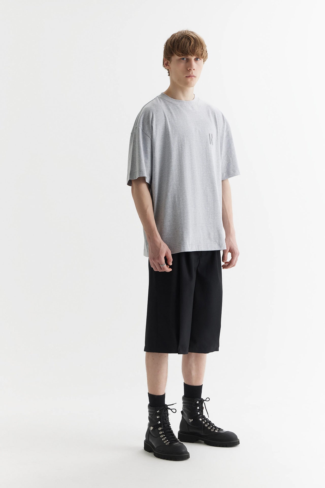N T-Shirt Grey